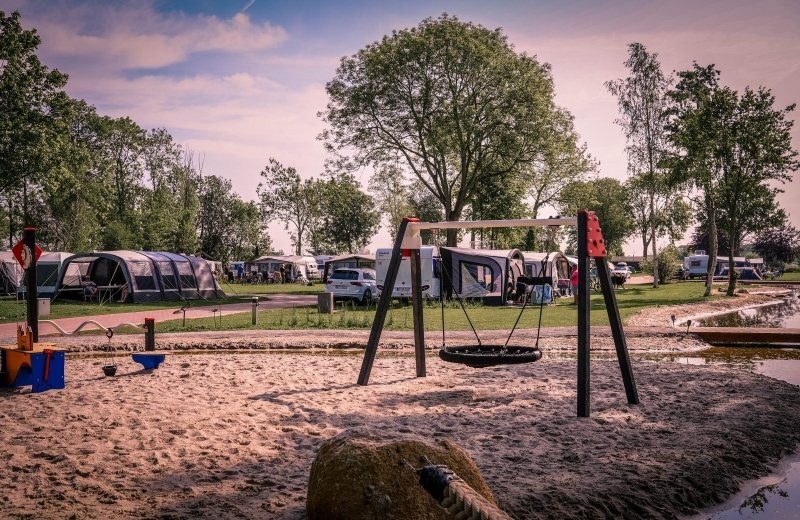 Komfortplatz am Spielplatz