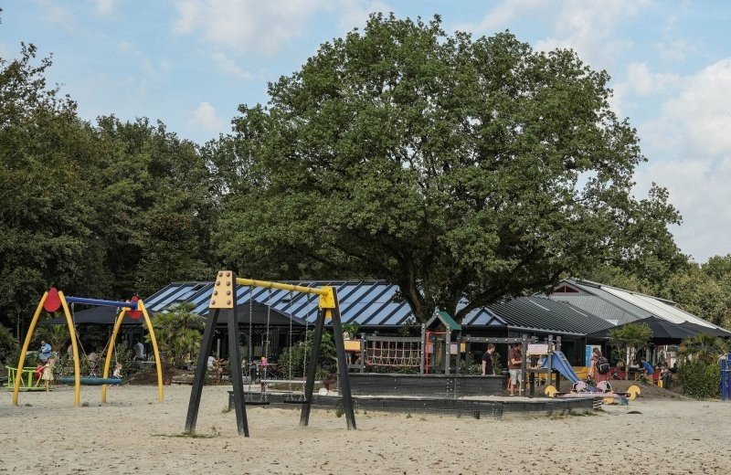 Spielplatz und Gastronomie bei Wedderbergen